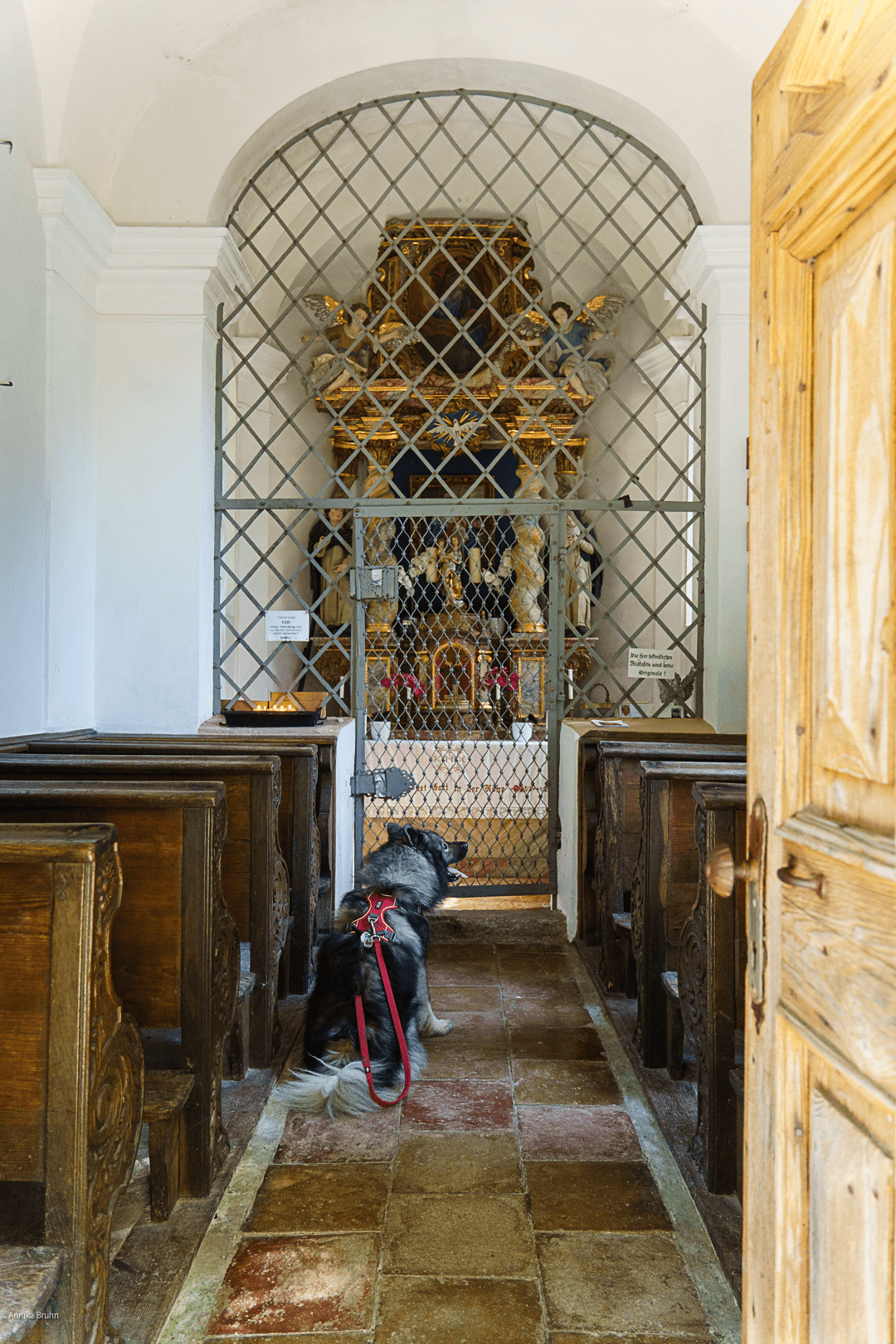 In der Locherer Kapelle ist es schön kühl.